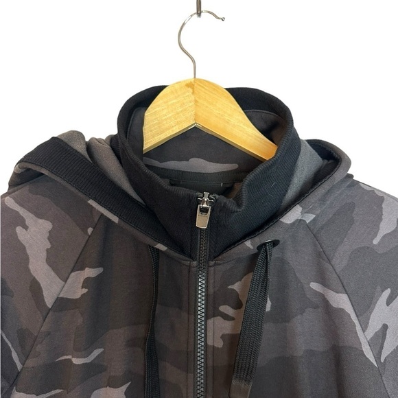 Athleta M Triumph Camo Printed Hoodie Black & Gray Hoodie Sweatshirt M - Picture 3 of 8